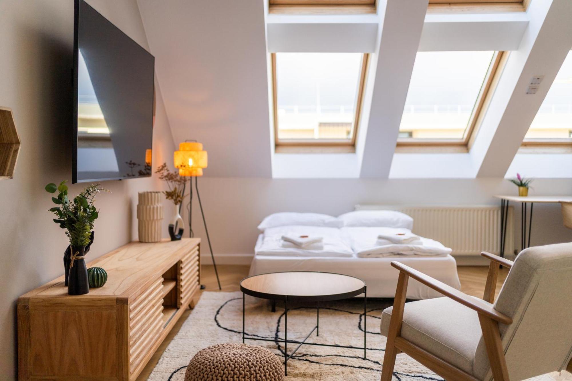 Myflat - Bright Apartment Near Central Station Виена Екстериор снимка