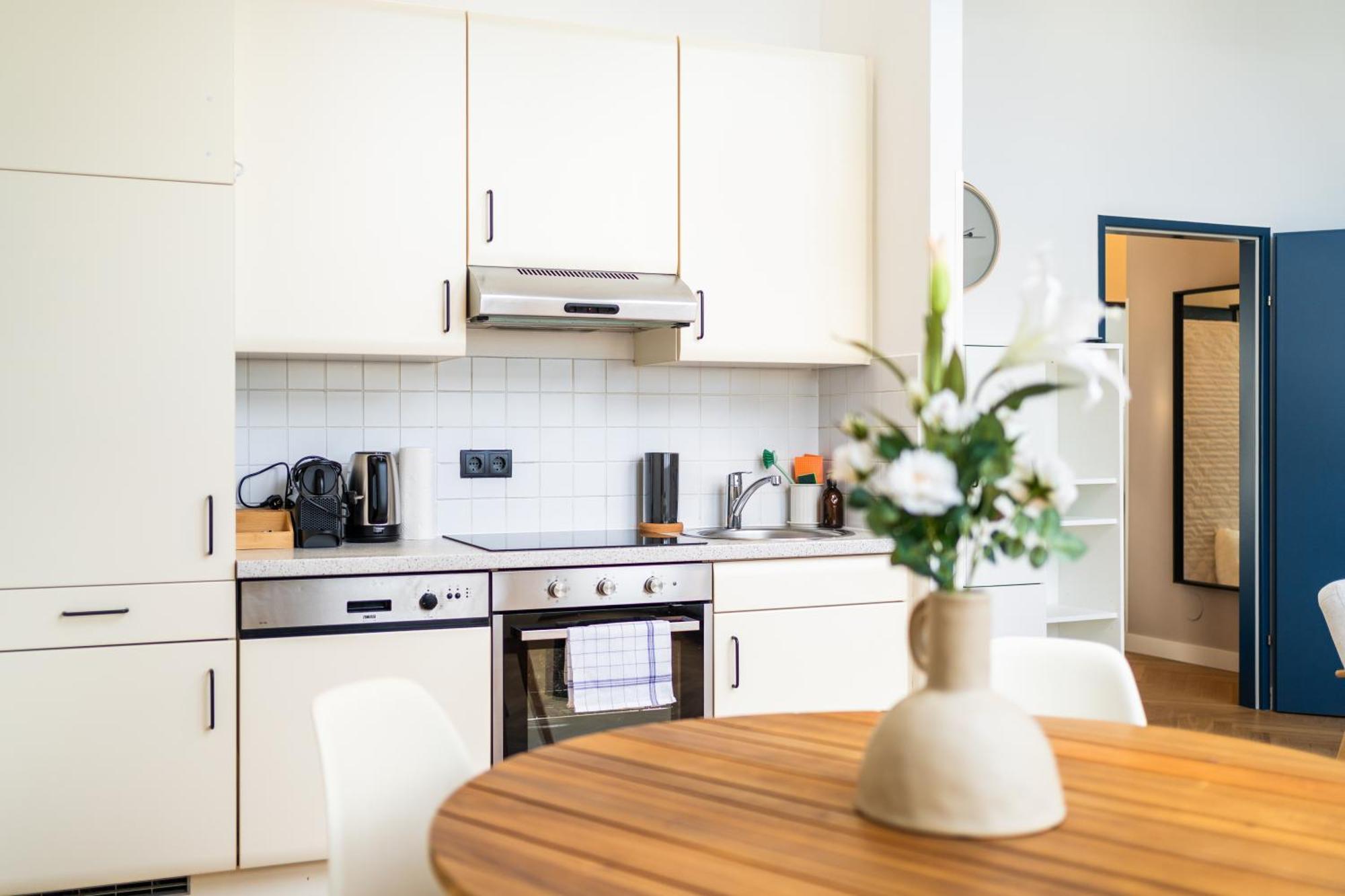 Myflat - Bright Apartment Near Central Station Виена Екстериор снимка