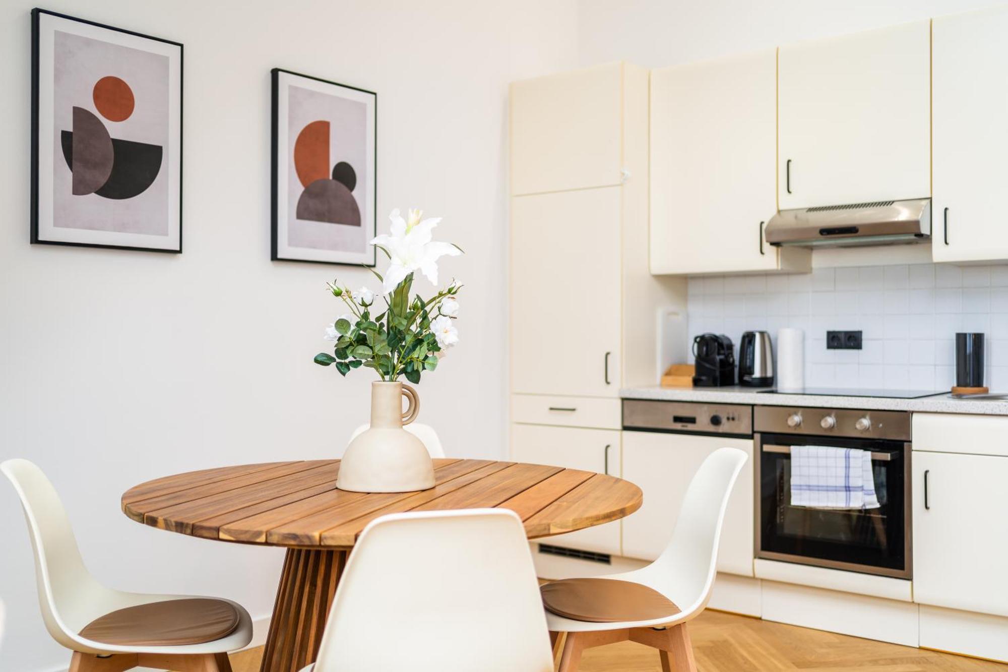 Myflat - Bright Apartment Near Central Station Виена Екстериор снимка