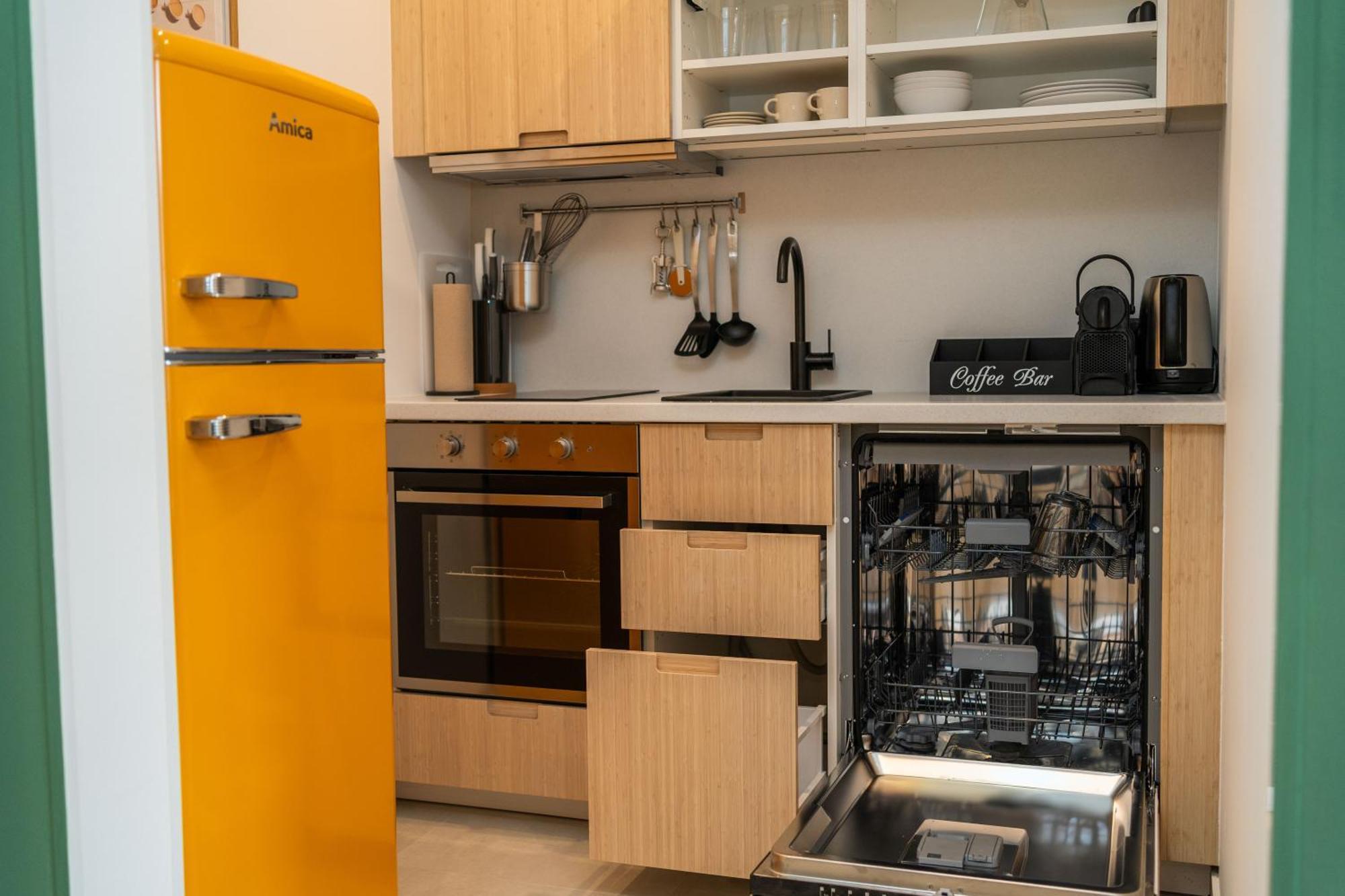 Myflat - Bright Apartment Near Central Station Виена Екстериор снимка