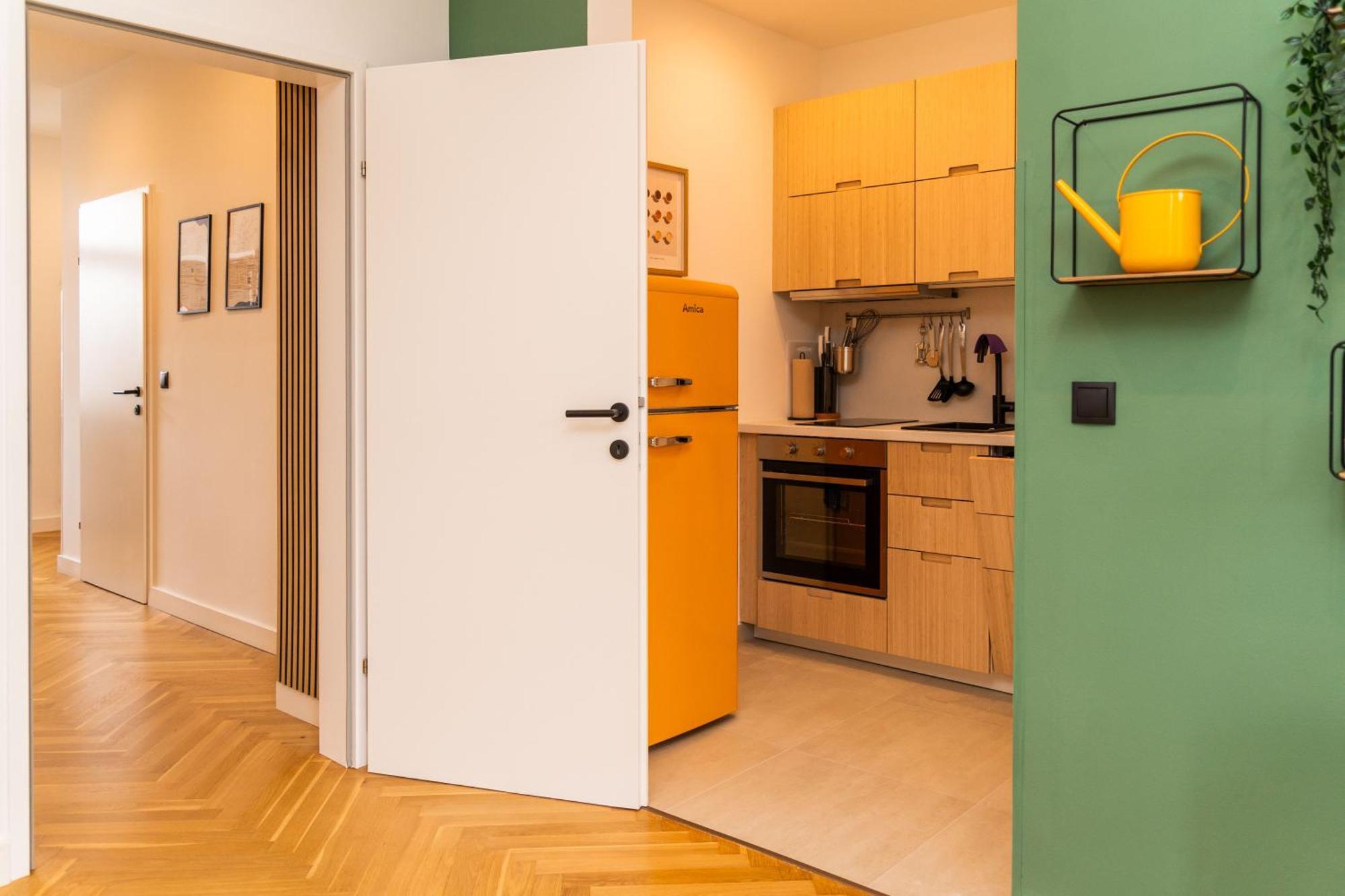 Myflat - Bright Apartment Near Central Station Виена Екстериор снимка