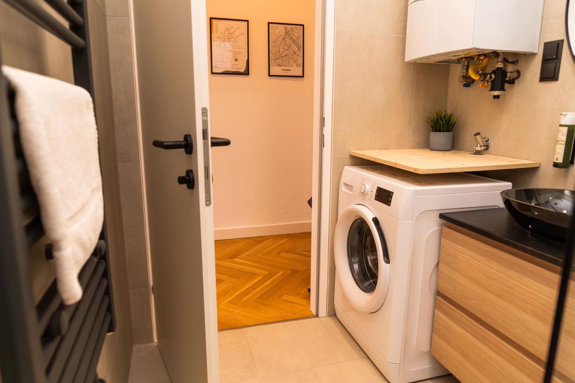 Myflat - Bright Apartment Near Central Station Виена Екстериор снимка
